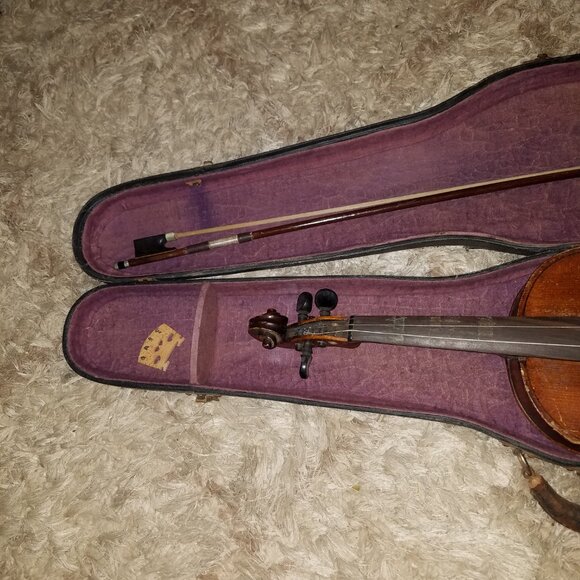 Very Old Violin - Picture 3 of 12